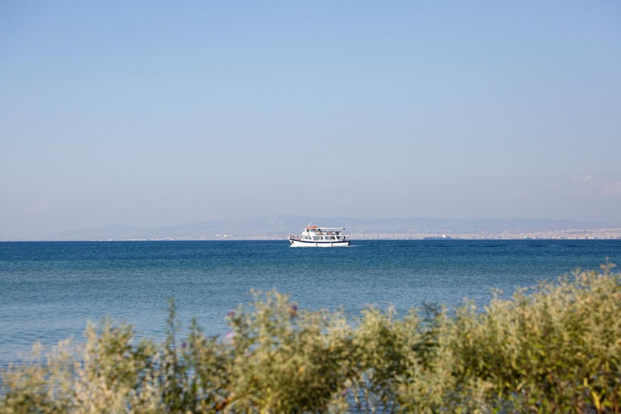 Metaxa Seafront Apartment Peraía Екстериор снимка