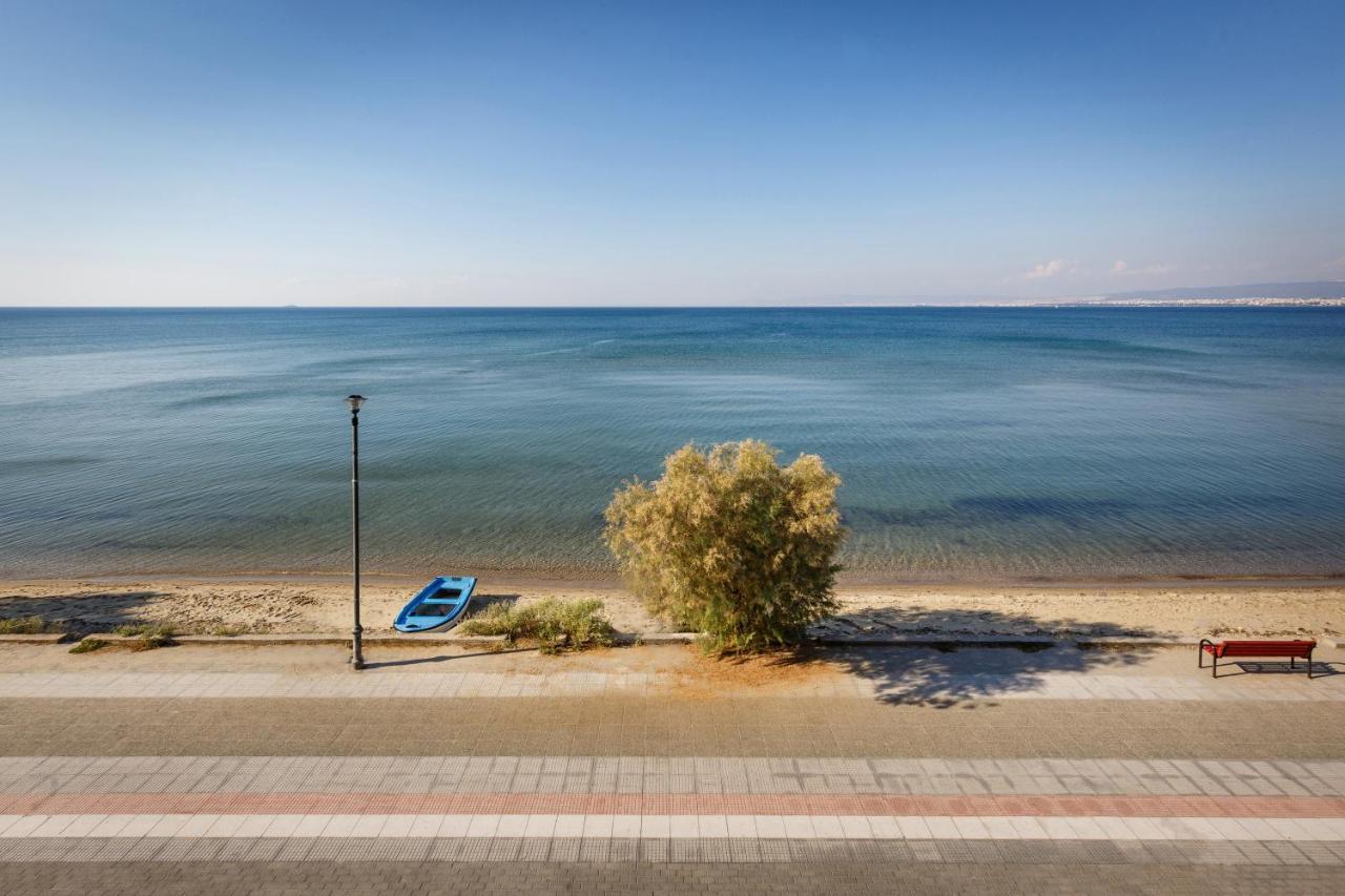 Metaxa Seafront Apartment Peraía Екстериор снимка